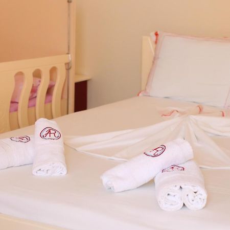 Apartments Vila Roboci Sarande Bagian luar foto