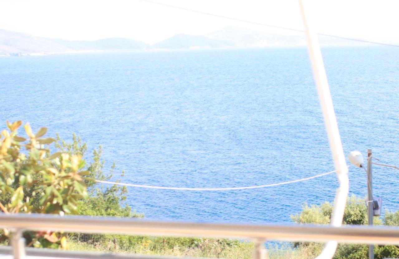 Apartments Vila Roboci Sarande Bagian luar foto