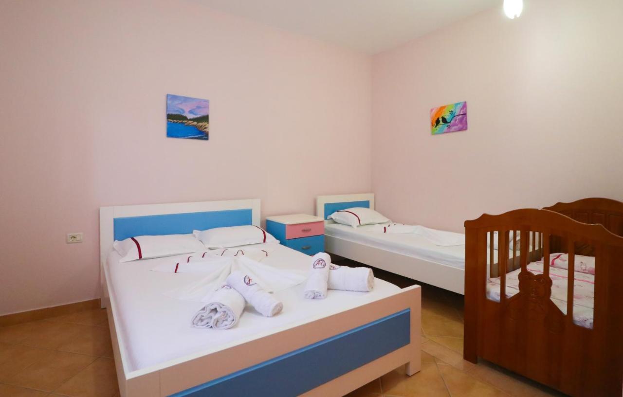 Apartments Vila Roboci Sarande Bagian luar foto