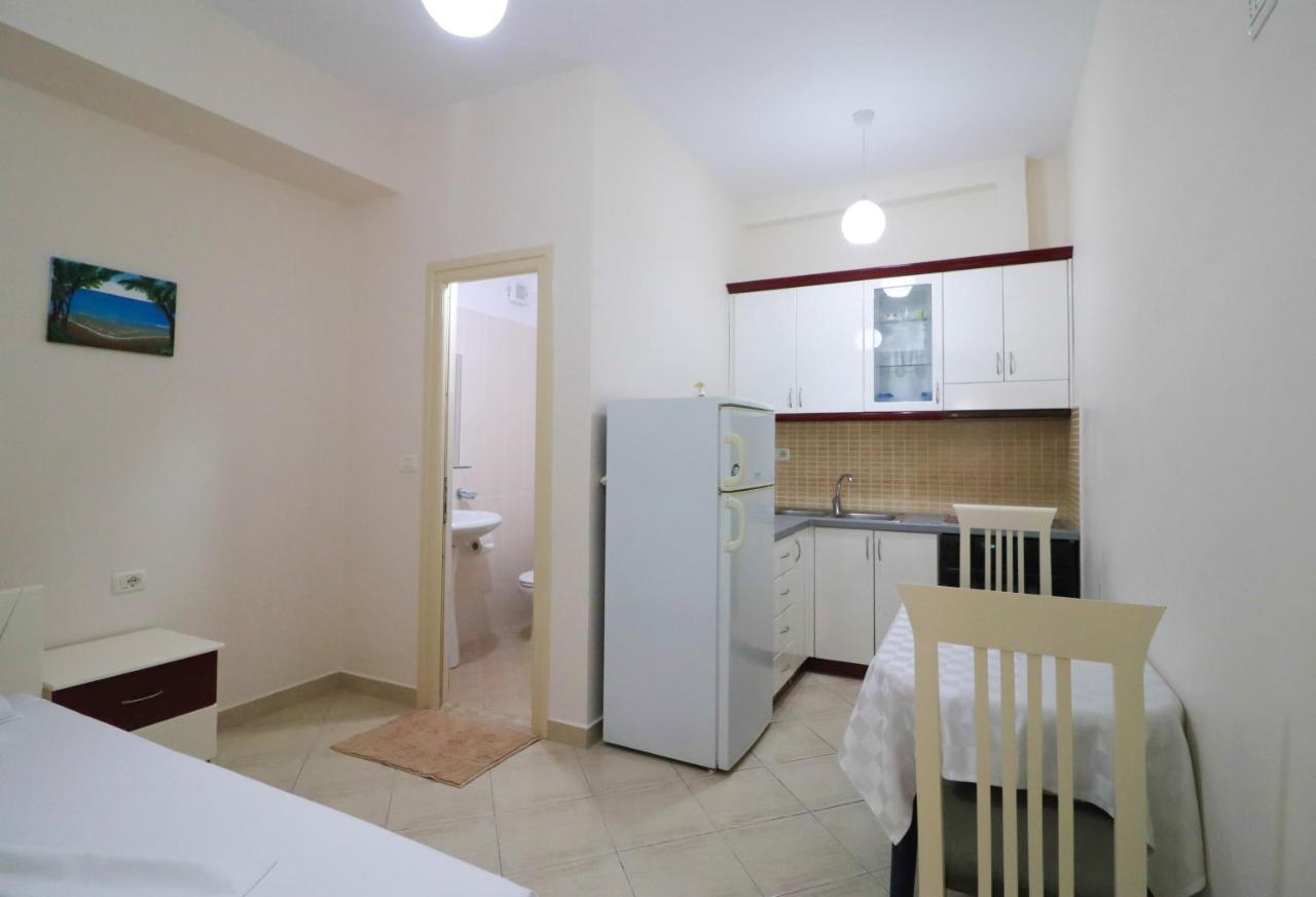 Apartments Vila Roboci Sarande Bagian luar foto