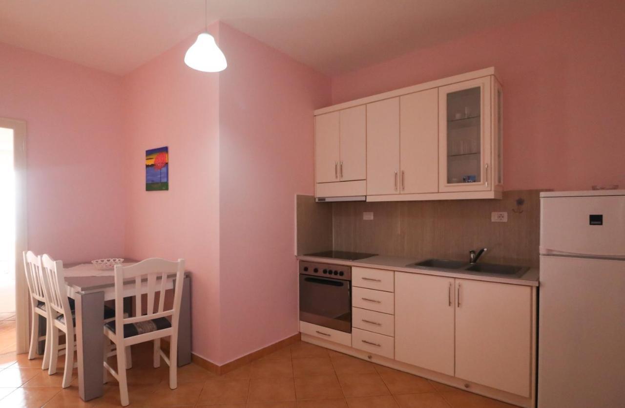 Apartments Vila Roboci Sarande Bagian luar foto