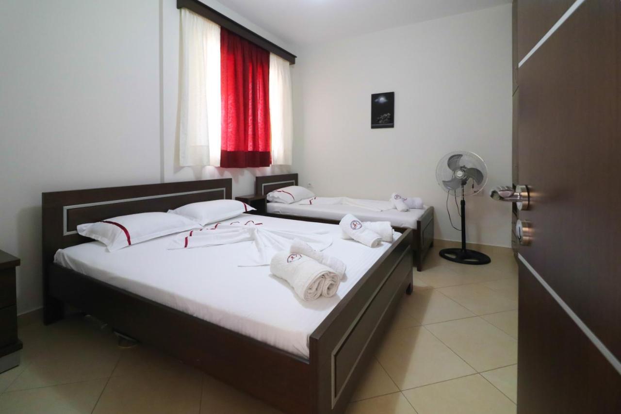 Apartments Vila Roboci Sarande Bagian luar foto