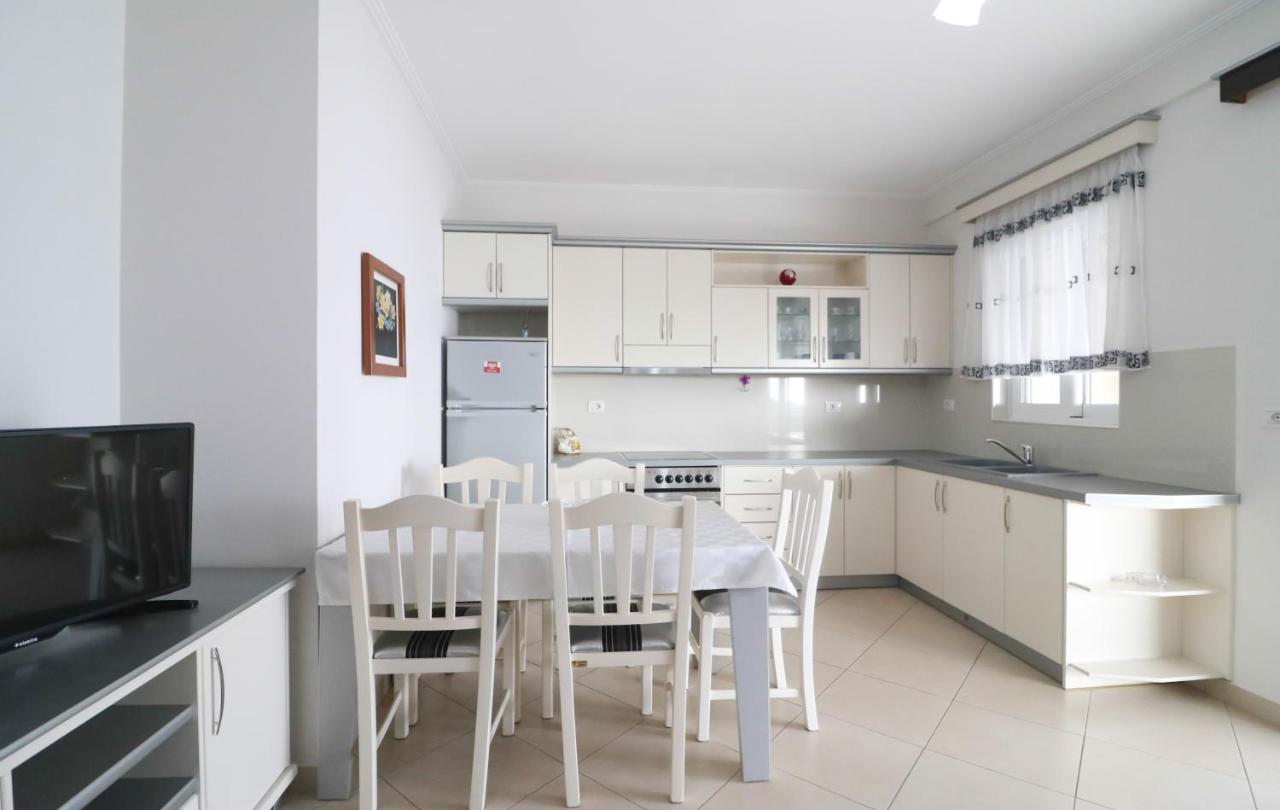 Apartments Vila Roboci Sarande Bagian luar foto