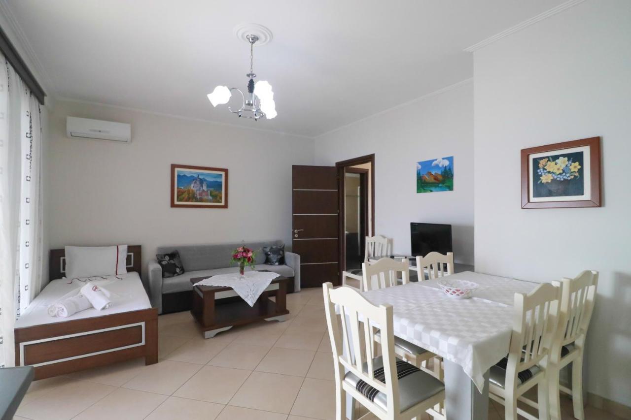 Apartments Vila Roboci Sarande Bagian luar foto
