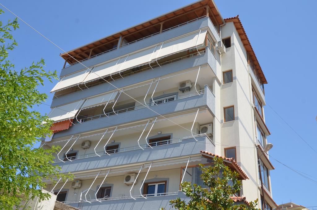 Apartments Vila Roboci Sarande Bagian luar foto